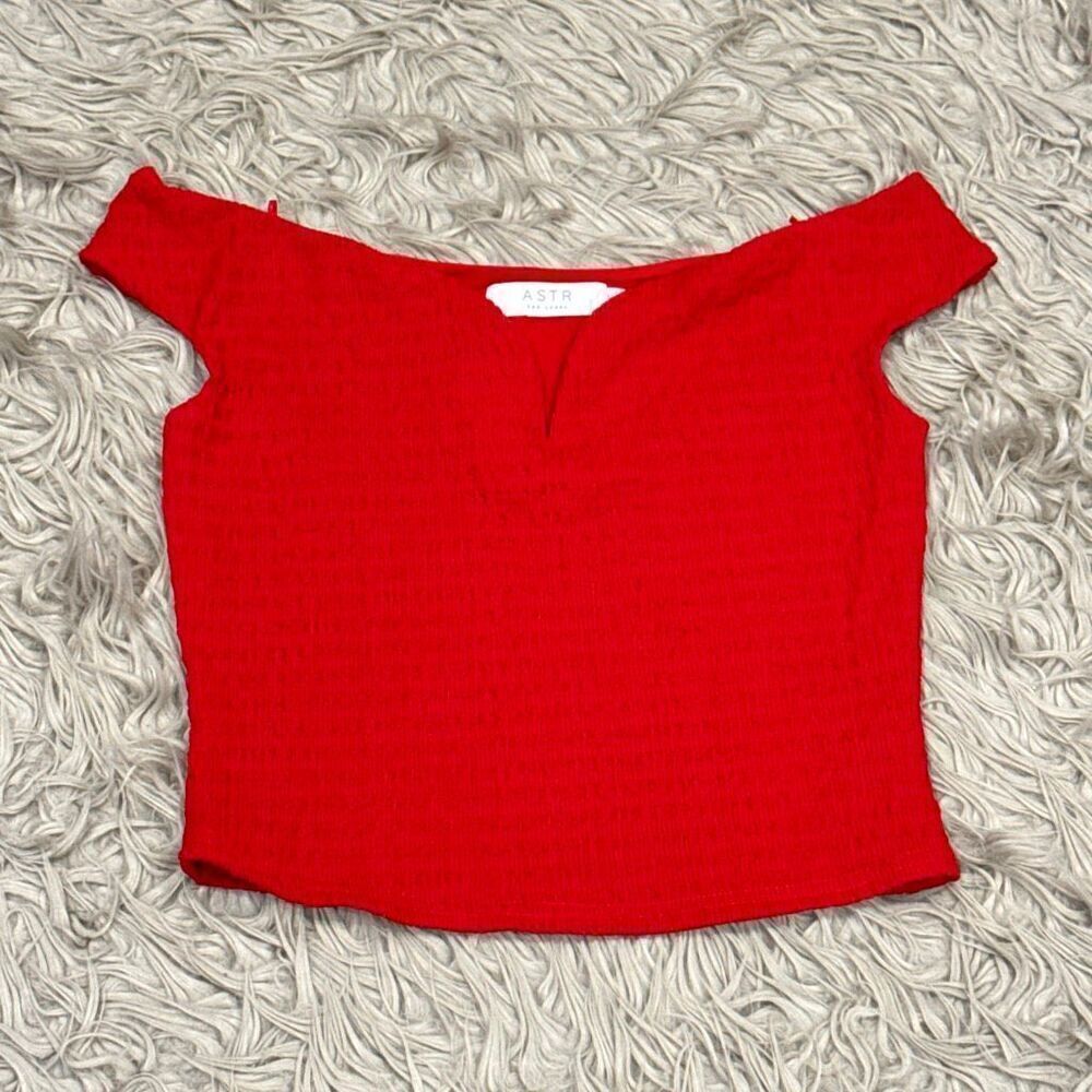 Astr the label red cropped blouse size medium